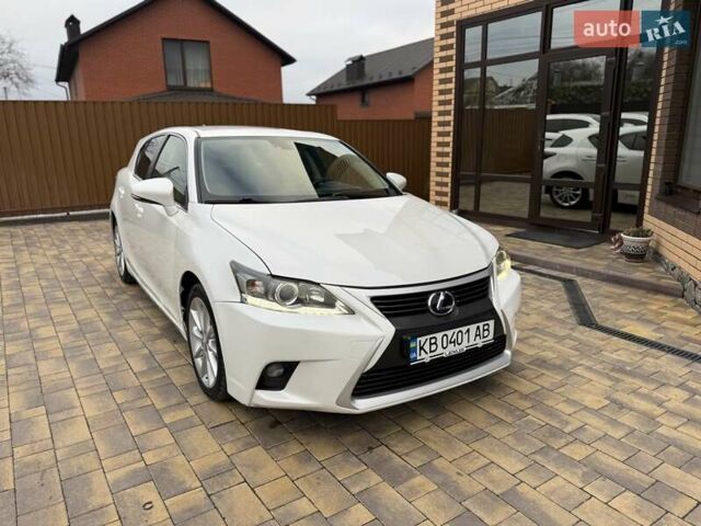 Белый Лексус СТ, объемом двигателя 1.8 л и пробегом 179 тыс. км за 13500 $, фото 11 на Automoto.ua