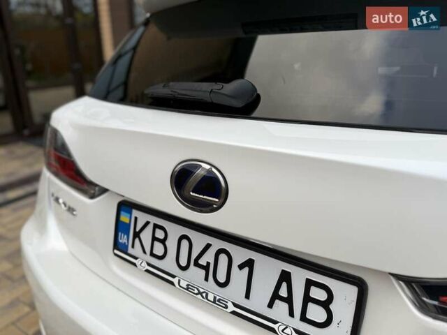 Белый Лексус СТ, объемом двигателя 1.8 л и пробегом 179 тыс. км за 13500 $, фото 7 на Automoto.ua