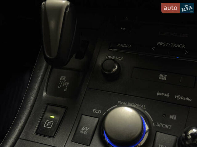 Білий Лексус СТ, об'ємом двигуна 1.8 л та пробігом 211 тис. км за 15699 $, фото 24 на Automoto.ua