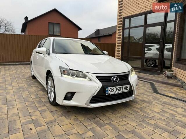 Белый Лексус СТ, объемом двигателя 1.8 л и пробегом 179 тыс. км за 13500 $, фото 10 на Automoto.ua