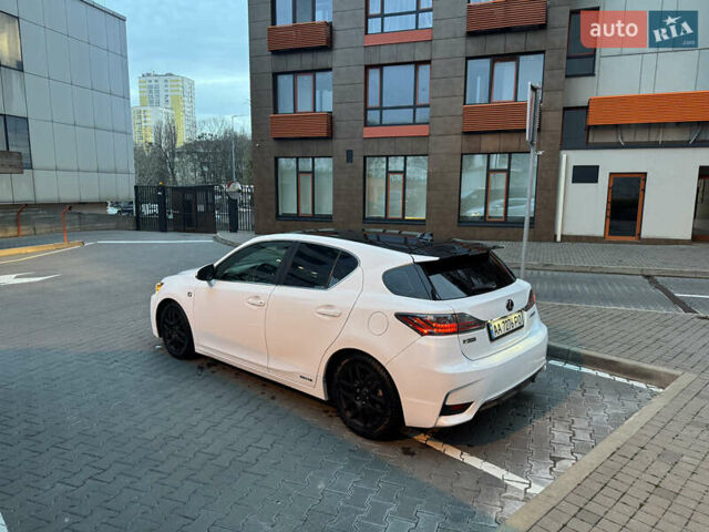 Белый Лексус СТ, объемом двигателя 1.8 л и пробегом 210 тыс. км за 14900 $, фото 7 на Automoto.ua