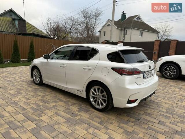 Белый Лексус СТ, объемом двигателя 1.8 л и пробегом 179 тыс. км за 13500 $, фото 12 на Automoto.ua