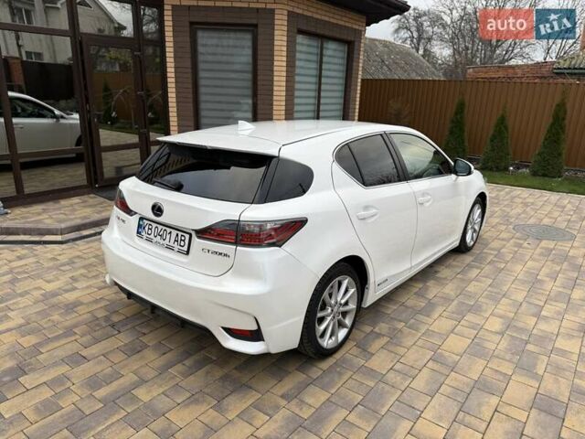 Белый Лексус СТ, объемом двигателя 1.8 л и пробегом 179 тыс. км за 13500 $, фото 13 на Automoto.ua