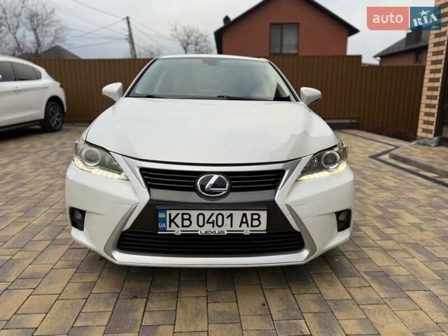 Белый Лексус СТ, объемом двигателя 1.8 л и пробегом 179 тыс. км за 13500 $, фото 9 на Automoto.ua