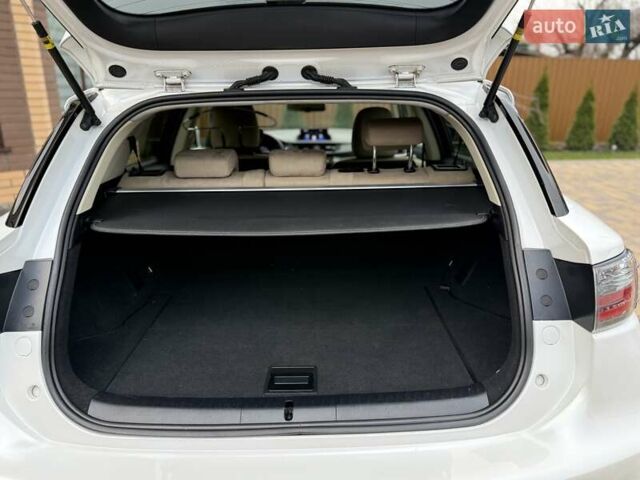 Белый Лексус СТ, объемом двигателя 1.8 л и пробегом 179 тыс. км за 13500 $, фото 38 на Automoto.ua