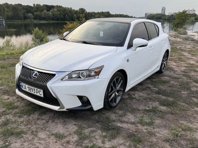 Белый Лексус СТ, объемом двигателя 1.8 л и пробегом 145 тыс. км за 15600 $, фото 1 на Automoto.ua