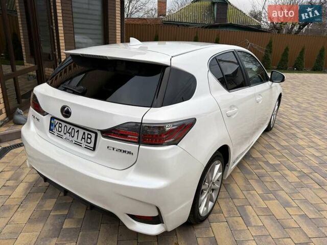 Белый Лексус СТ, объемом двигателя 1.8 л и пробегом 179 тыс. км за 13500 $, фото 17 на Automoto.ua