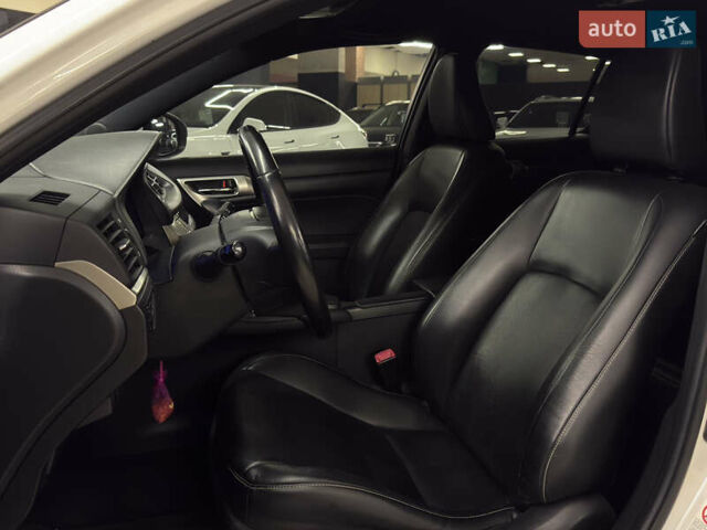 Білий Лексус СТ, об'ємом двигуна 1.8 л та пробігом 211 тис. км за 15699 $, фото 8 на Automoto.ua