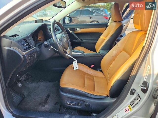 Білий Лексус СТ, об'ємом двигуна 1.8 л та пробігом 130 тис. км за 3200 $, фото 6 на Automoto.ua