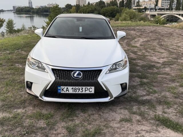 Белый Лексус СТ, объемом двигателя 1.8 л и пробегом 145 тыс. км за 15600 $, фото 2 на Automoto.ua