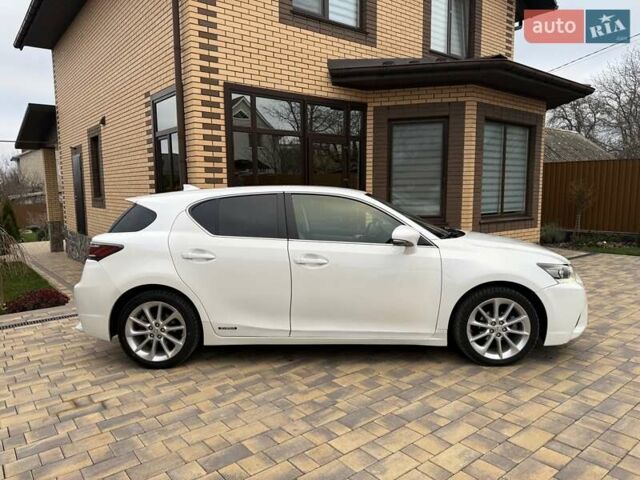 Белый Лексус СТ, объемом двигателя 1.8 л и пробегом 179 тыс. км за 13500 $, фото 18 на Automoto.ua