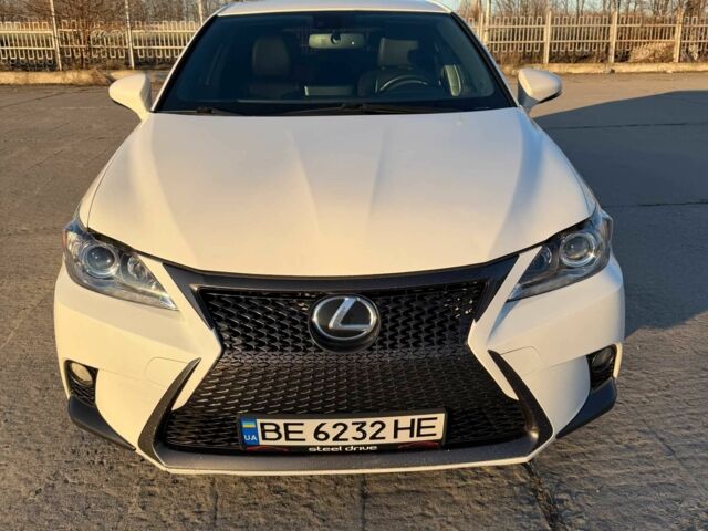 Белый Лексус СТ, объемом двигателя 1.8 л и пробегом 229 тыс. км за 14000 $, фото 1 на Automoto.ua