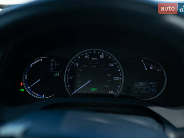 Белый Лексус СТ, объемом двигателя 1.8 л и пробегом 75 тыс. км за 15990 $, фото 12 на Automoto.ua