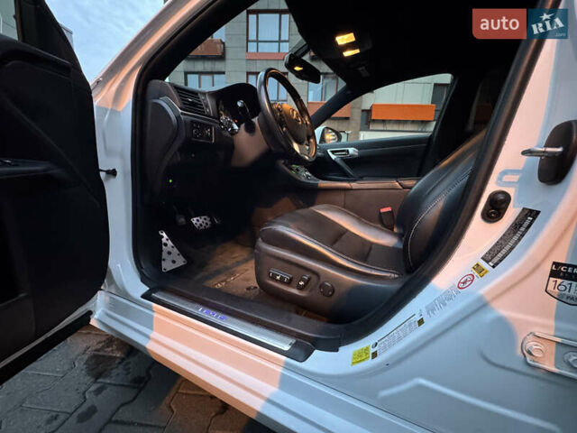 Белый Лексус СТ, объемом двигателя 1.8 л и пробегом 210 тыс. км за 14900 $, фото 15 на Automoto.ua