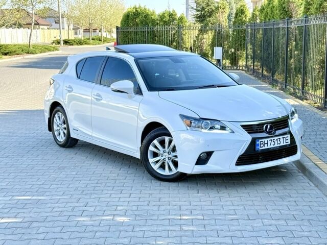 Белый Лексус СТ, объемом двигателя 1.8 л и пробегом 157 тыс. км за 14999 $, фото 2 на Automoto.ua