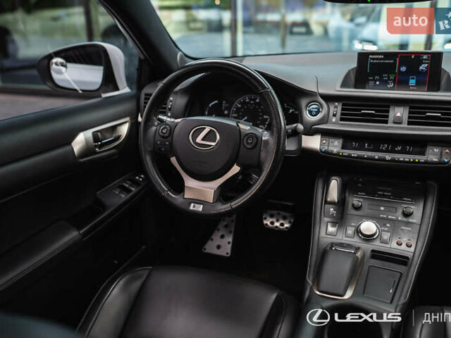 Білий Лексус СТ, об'ємом двигуна 1.8 л та пробігом 136 тис. км за 17600 $, фото 29 на Automoto.ua