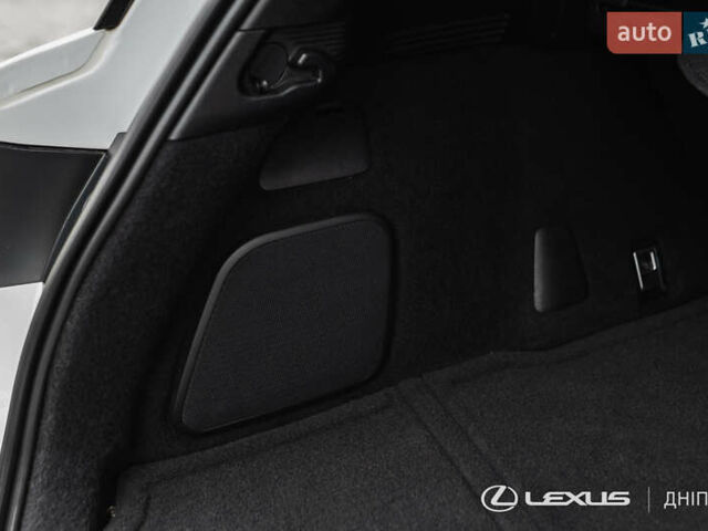 Білий Лексус СТ, об'ємом двигуна 1.8 л та пробігом 136 тис. км за 17600 $, фото 43 на Automoto.ua