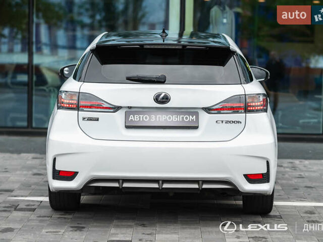 Білий Лексус СТ, об'ємом двигуна 1.8 л та пробігом 136 тис. км за 17600 $, фото 7 на Automoto.ua
