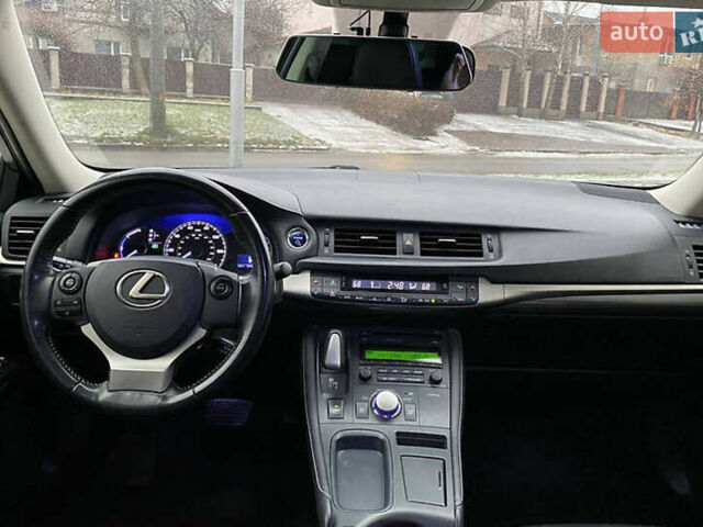 Білий Лексус СТ, об'ємом двигуна 1.8 л та пробігом 174 тис. км за 11900 $, фото 7 на Automoto.ua