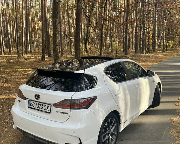 Білий Лексус СТ, об'ємом двигуна 1.8 л та пробігом 163 тис. км за 17800 $, фото 10 на Automoto.ua