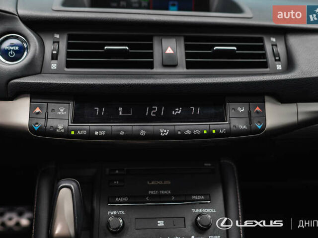 Білий Лексус СТ, об'ємом двигуна 1.8 л та пробігом 136 тис. км за 17600 $, фото 33 на Automoto.ua