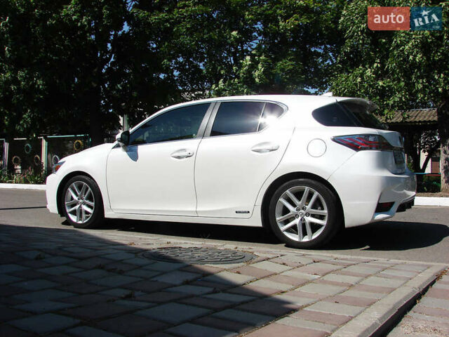 Білий Лексус СТ, об'ємом двигуна 1.8 л та пробігом 163 тис. км за 16700 $, фото 6 на Automoto.ua