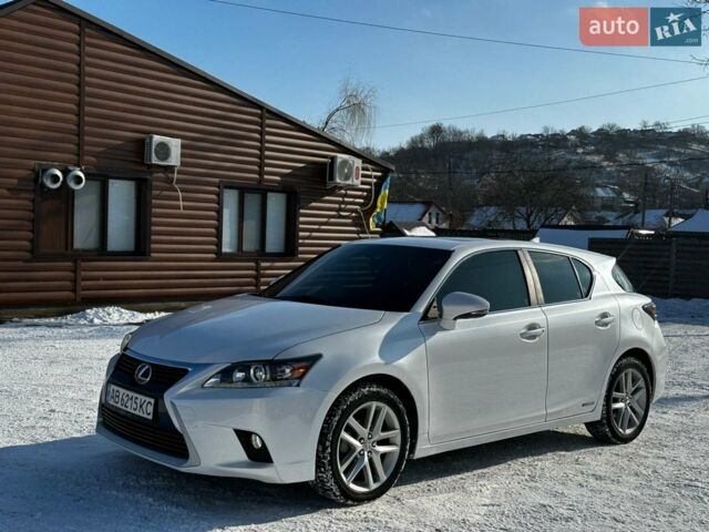 Белый Лексус СТ, объемом двигателя 1.8 л и пробегом 88 тыс. км за 15300 $, фото 2 на Automoto.ua