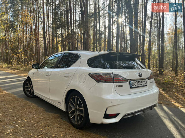Білий Лексус СТ, об'ємом двигуна 1.8 л та пробігом 163 тис. км за 17800 $, фото 11 на Automoto.ua