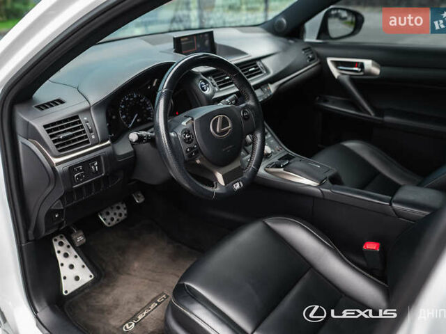 Білий Лексус СТ, об'ємом двигуна 1.8 л та пробігом 136 тис. км за 17600 $, фото 11 на Automoto.ua