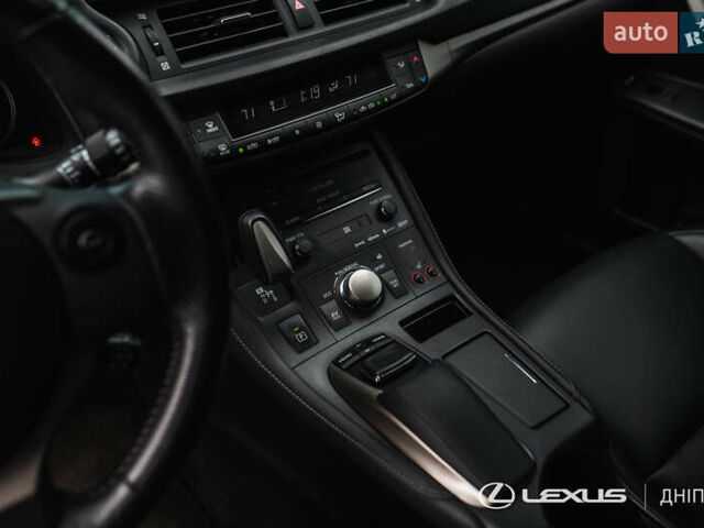 Білий Лексус СТ, об'ємом двигуна 1.8 л та пробігом 136 тис. км за 17600 $, фото 22 на Automoto.ua