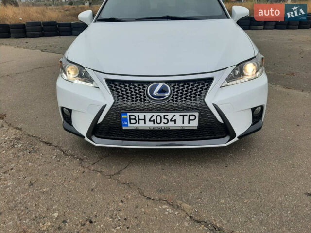 Білий Лексус СТ, об'ємом двигуна 1.8 л та пробігом 99 тис. км за 15800 $, фото 22 на Automoto.ua