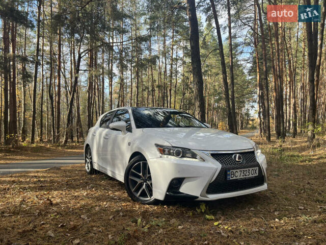 Білий Лексус СТ, об'ємом двигуна 1.8 л та пробігом 163 тис. км за 17800 $, фото 5 на Automoto.ua