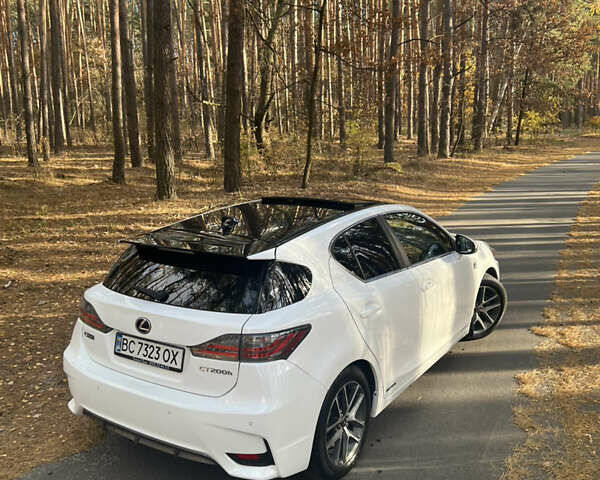 Білий Лексус СТ, об'ємом двигуна 1.8 л та пробігом 163 тис. км за 17800 $, фото 7 на Automoto.ua