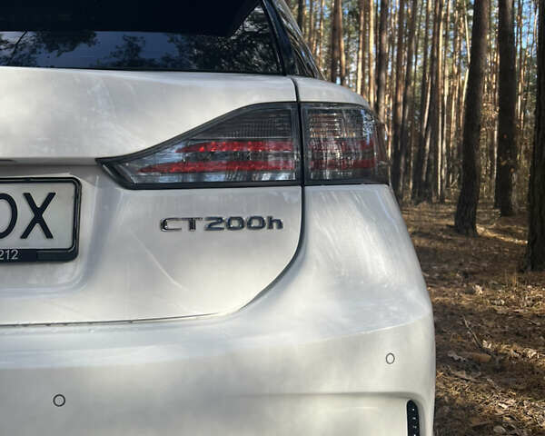 Білий Лексус СТ, об'ємом двигуна 1.8 л та пробігом 163 тис. км за 17800 $, фото 15 на Automoto.ua