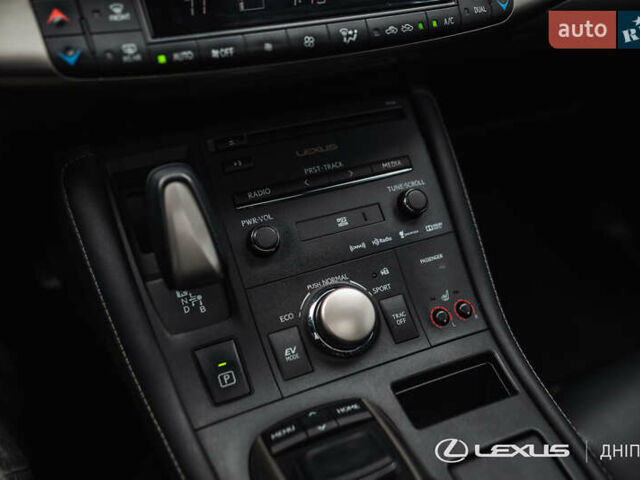 Білий Лексус СТ, об'ємом двигуна 1.8 л та пробігом 136 тис. км за 17600 $, фото 28 на Automoto.ua