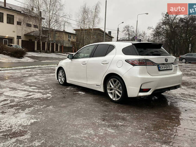 Білий Лексус СТ, об'ємом двигуна 1.8 л та пробігом 174 тис. км за 11900 $, фото 4 на Automoto.ua