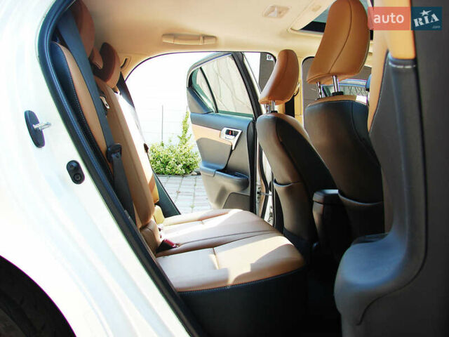 Білий Лексус СТ, об'ємом двигуна 1.8 л та пробігом 163 тис. км за 16700 $, фото 16 на Automoto.ua