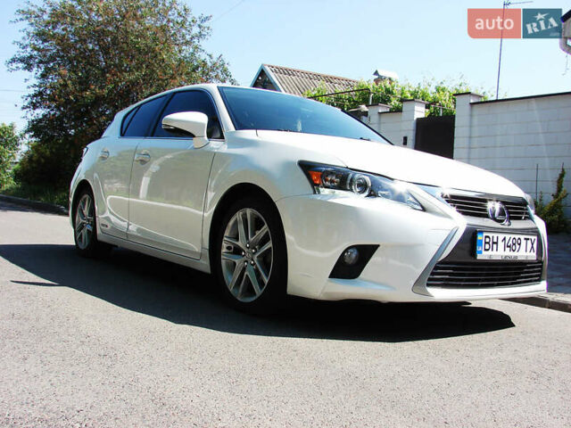 Білий Лексус СТ, об'ємом двигуна 1.8 л та пробігом 163 тис. км за 16700 $, фото 1 на Automoto.ua