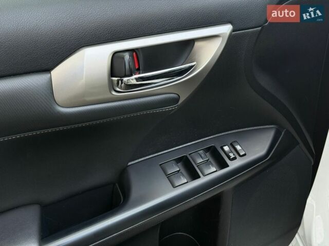 Белый Лексус СТ, объемом двигателя 1.8 л и пробегом 180 тыс. км за 14900 $, фото 31 на Automoto.ua