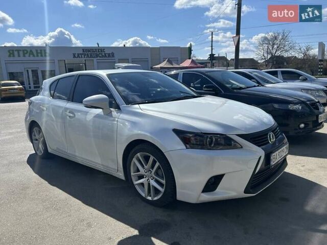 Білий Лексус СТ, об'ємом двигуна 1.8 л та пробігом 82 тис. км за 17000 $, фото 2 на Automoto.ua