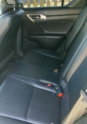 Білий Лексус СТ, об'ємом двигуна 1.8 л та пробігом 122 тис. км за 15700 $, фото 5 на Automoto.ua