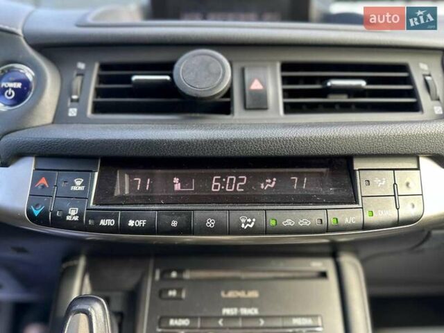 Белый Лексус СТ, объемом двигателя 1.8 л и пробегом 187 тыс. км за 15690 $, фото 21 на Automoto.ua