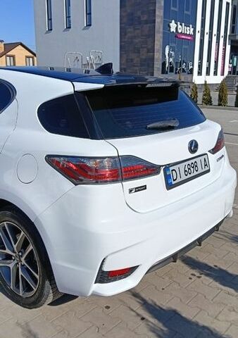 Білий Лексус СТ, об'ємом двигуна 1.8 л та пробігом 122 тис. км за 15700 $, фото 6 на Automoto.ua