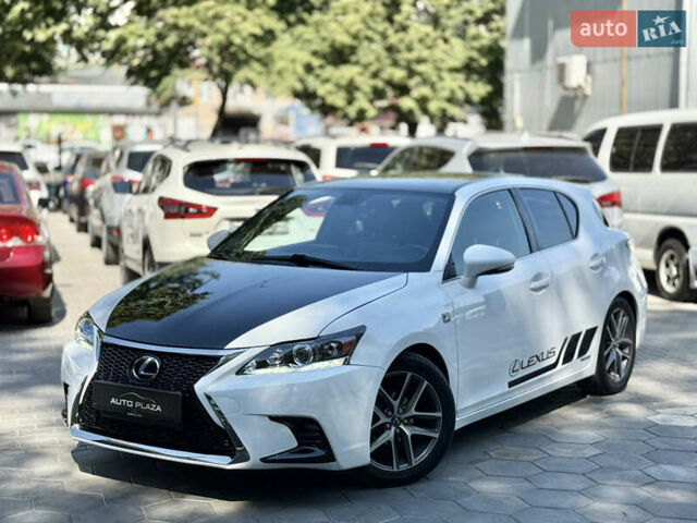 Білий Лексус СТ, об'ємом двигуна 1.8 л та пробігом 170 тис. км за 16900 $, фото 7 на Automoto.ua
