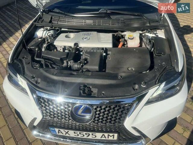 Белый Лексус СТ, объемом двигателя 1.8 л и пробегом 305 тыс. км за 13990 $, фото 14 на Automoto.ua