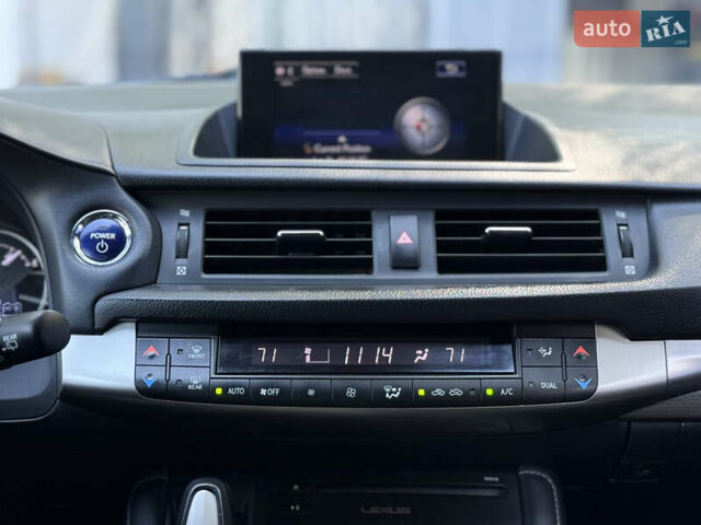 Білий Лексус СТ, об'ємом двигуна 1.8 л та пробігом 170 тис. км за 16900 $, фото 48 на Automoto.ua