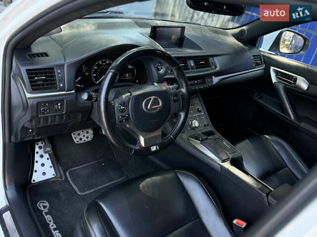 Білий Лексус СТ, об'ємом двигуна 1.8 л та пробігом 170 тис. км за 16900 $, фото 44 на Automoto.ua