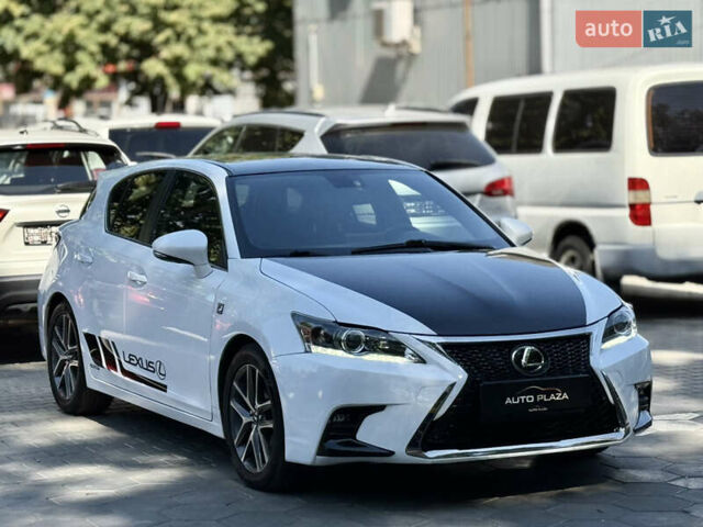 Білий Лексус СТ, об'ємом двигуна 1.8 л та пробігом 170 тис. км за 16900 $, фото 3 на Automoto.ua