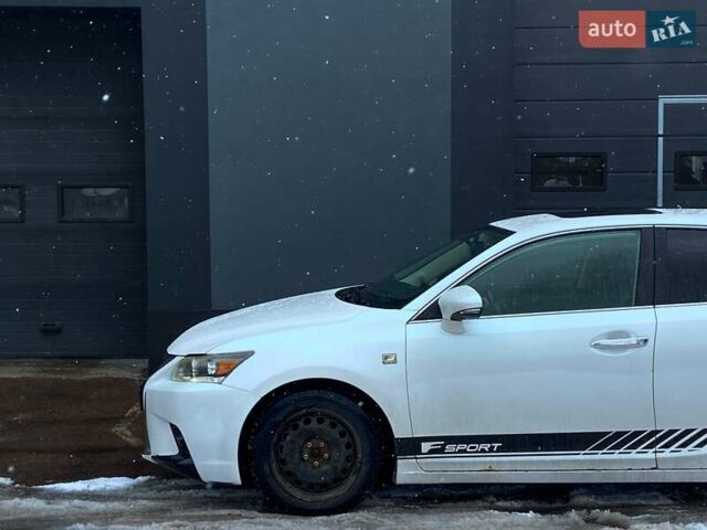 Белый Лексус СТ, объемом двигателя 1.8 л и пробегом 189 тыс. км за 14800 $, фото 2 на Automoto.ua