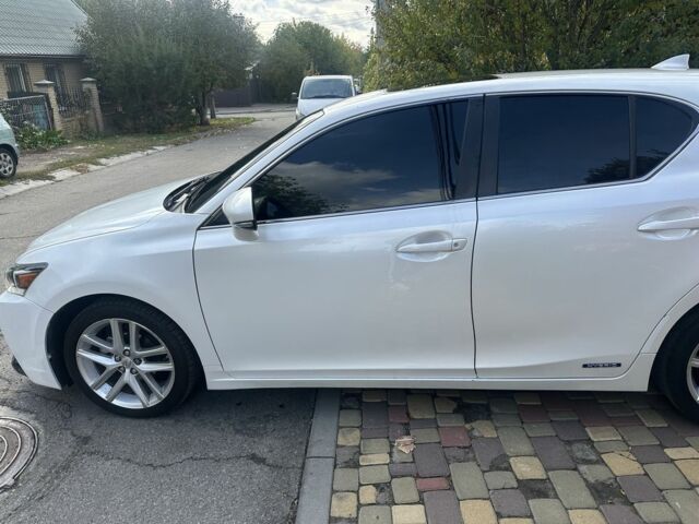 Белый Лексус СТ, объемом двигателя 1.8 л и пробегом 180 тыс. км за 14800 $, фото 4 на Automoto.ua